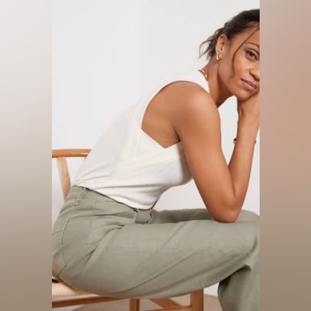 Evereve ribbed flowy tank top sizs L.